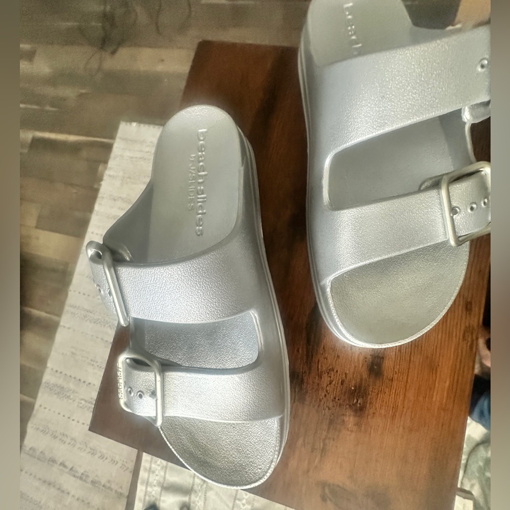 NIB J/Slides Silver Metallic Double Band Buckle Sandals Size 9 - Picture 4 of 6